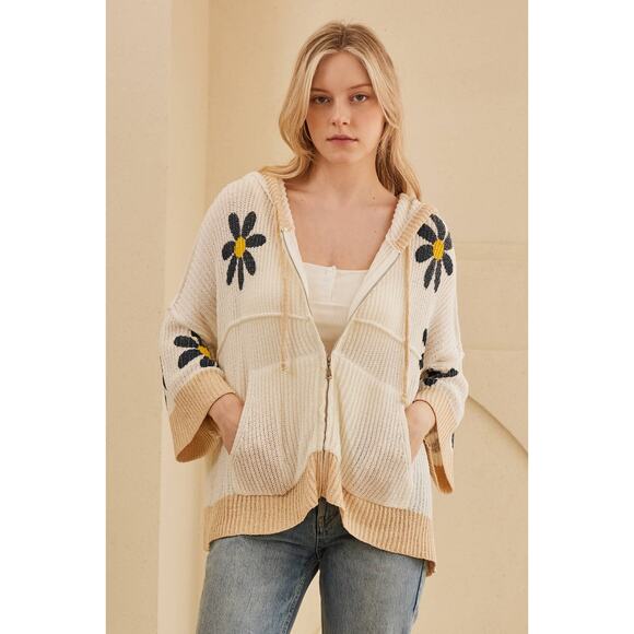 Hooded Floral Crochet Quarter Sleeve Top - Picture 5 of 12